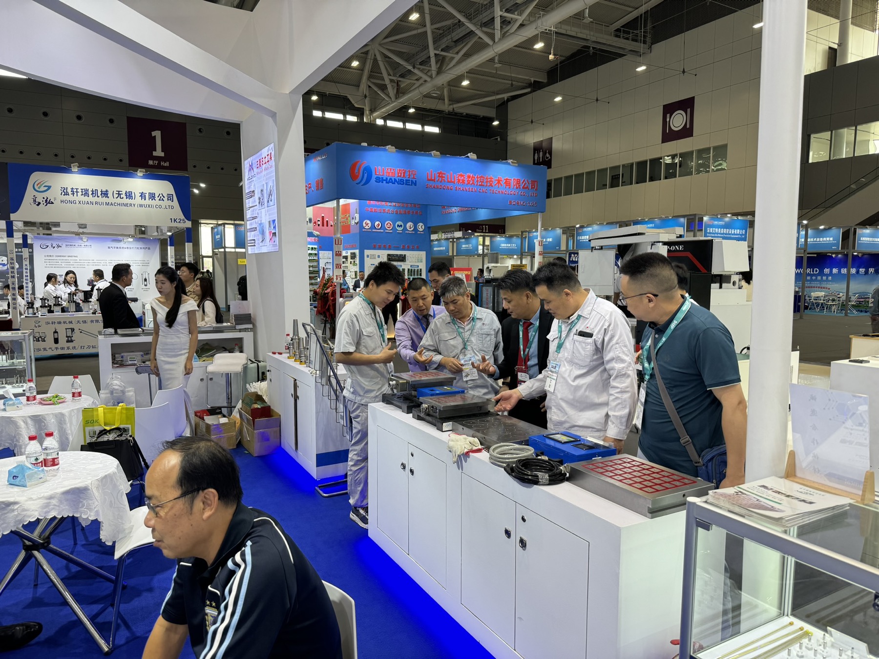 Sam Tat magnetic workholding demonstration at Shenzhen exhibition