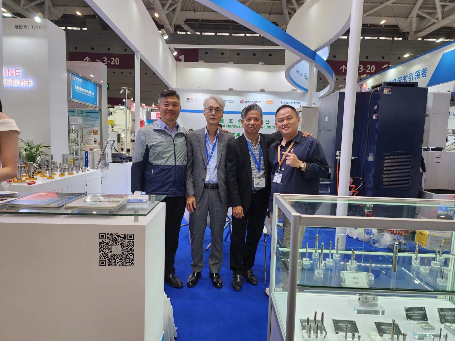 Sam Tat customer photo at Shenzhen exhibition